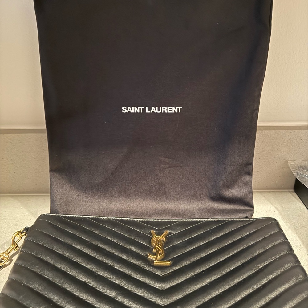 Saint Laurent Monogramme Matelassé tablet pouch - Picture 3 of 17